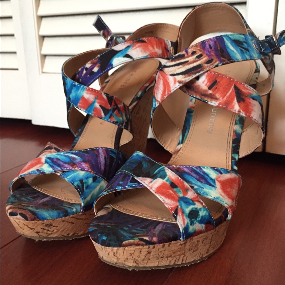 Chinese Laundry Strappy Z-Marianne wedges